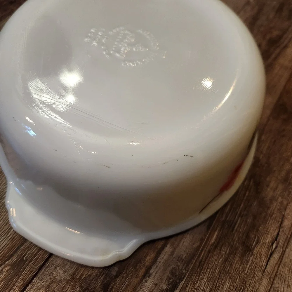 Anchor Hocking Fire-King Primrose Milk Glass Casserole Dish Vintage 9.5in Handle